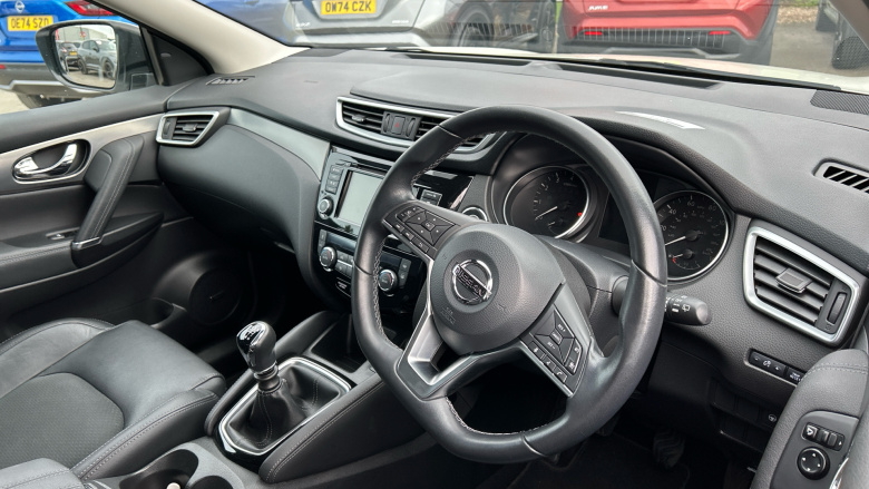 Nissan Qashqai 1.3 DiG-T Tekna 5dr Petrol Hatchback